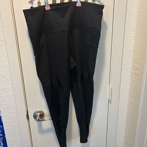 Black Gaiam mesh panel Leggings size XL new without tags
